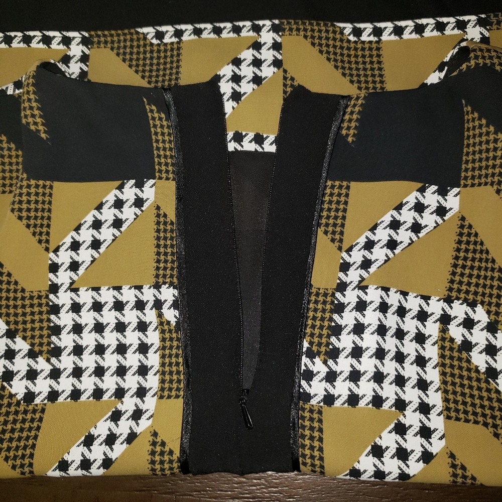 Topshop Geometric Pattern Top - Picture 5 of 6